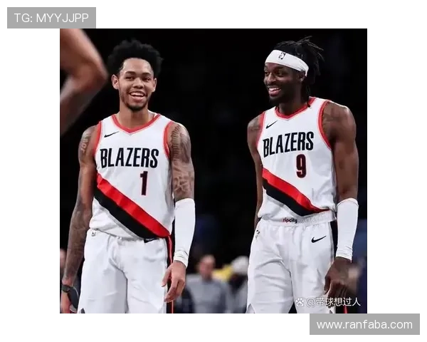 小波特高效表现15投12中独得30分4篮板5助攻3抢断令人赞叹不已